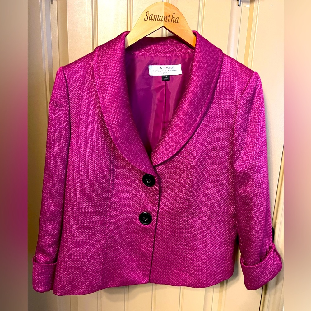 Tahari Blazer - Size 8P EUC